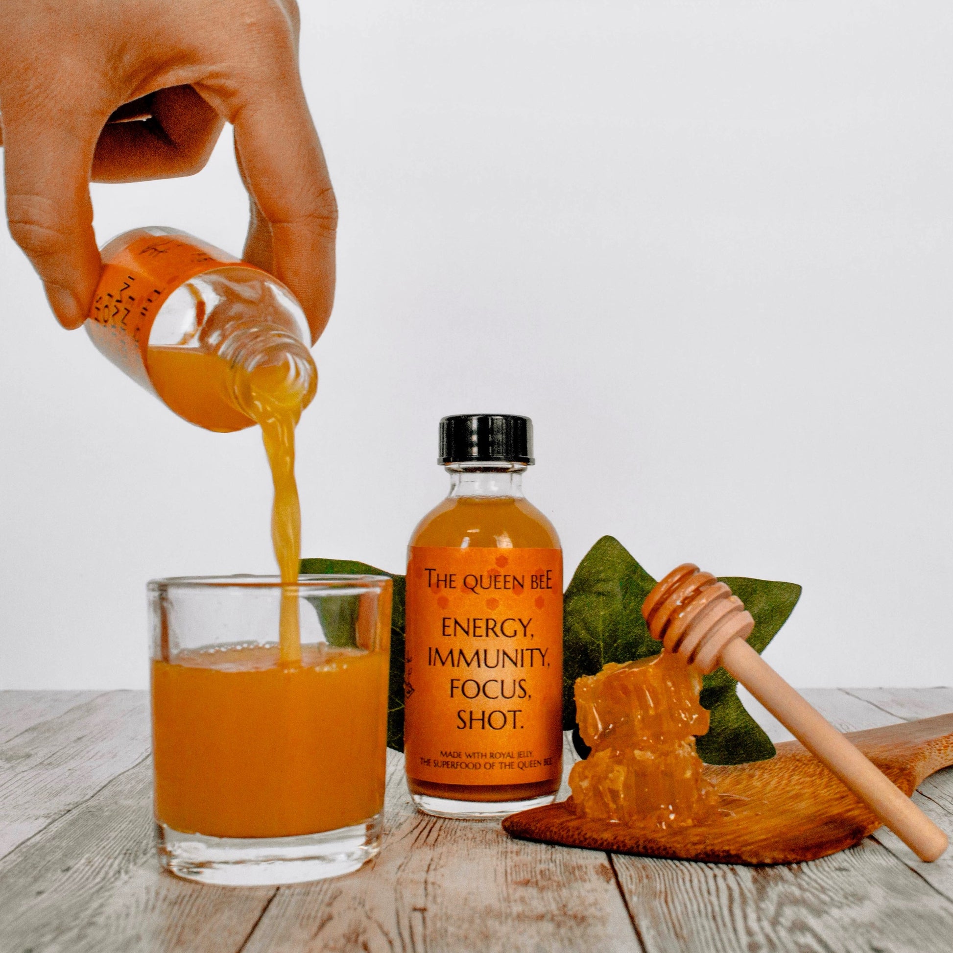 Freshly juiced ginger, turmeric, lemon, cayenne, buckwheat honey, and royal jelly straight from our bee farms. Our DAILY cold pressed Ayurvedic wellness shot is formulated using a 3,000 year old powerful blend of ingredients that boosts your immune system, aids digestion, and reduces inflammation.